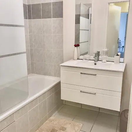T2 Résidence Privée Avec Piscine *